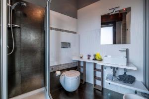 AppartaHotel tesisinde bir banyo