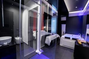 Kupaonica u objektu Maximum hub suite&spa