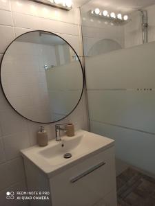Kúpeľňa v ubytovaní Cozy Suite Siviri + 13 fotografií