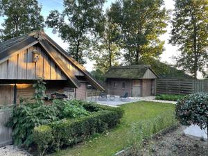 Foto dalla galleria di 't Huis van de Buren - Drie unieke boerderijkamers in Lutten a Lutten