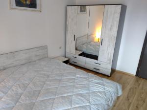 Ein Bett oder Betten in einem Zimmer der Unterkunft Apartment BanskoIN