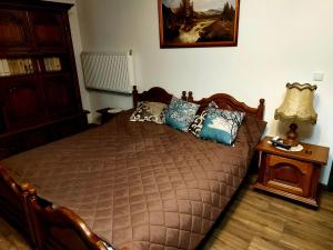 Postel nebo postele na pokoji v ubytování OAZA SPOKOJU NA FERMIE JELENI SLOW LIFE APARTAMENTy