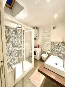 Kylpyhuone majoituspaikassa Relax Suite Holiday Apartment
