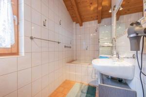 Kúpeľňa v ubytovaní Ferienhaus Artho