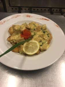 Comida no hotel ou em algum lugar perto