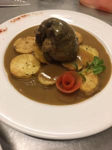 Comida no hotel ou em algum lugar perto