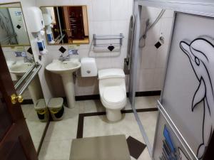 Koupelna v ubytování HOTEL VELANEZ SUITE Riobamba