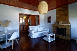 A seating area at Avlaki Getaway Villa