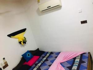 Postel nebo postele na pokoji v ubytování Bathiya Tourist Guest Anuradhapura