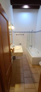 A bathroom at Son Set Villa