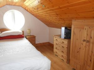 Ένα ή περισσότερα κρεβάτια σε δωμάτιο στο Birchdale Cottage