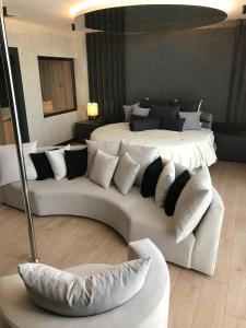 Säng eller sängar i ett rum på Esila Hotel