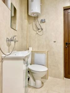 Ένα μπάνιο στο Studio for 4 Guests Next to Mall & Free Street Parking +23 φωτογραφίες