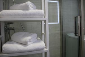 Posteľ alebo postele v izbe v ubytovaní Estudio Luxury Primera Linea de Playa Almuñecar Parking Gratuito