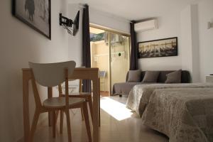 Posteľ alebo postele v izbe v ubytovaní Estudio Luxury Primera Linea de Playa Almuñecar Parking Gratuito