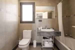A bathroom at La Reserva