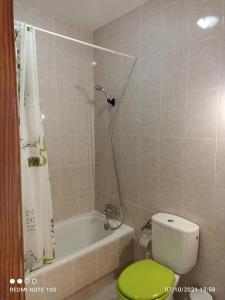 Łazienka w obiekcie Apartamentos El Carmen