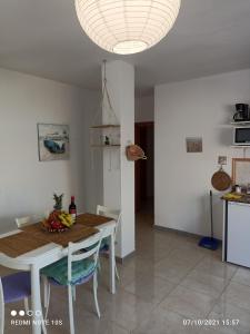 Kuchnia lub aneks kuchenny w obiekcie Apartamentos El Carmen