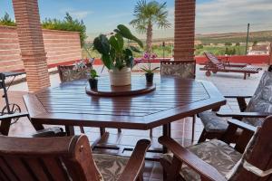 Fotografia z galérie ubytovania Villa El Rosal del Pozo v destinácii Layos