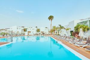 Bazén v ubytování Gloria Izaro Club Hotel nebo v jeho okolí