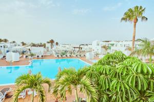 Bazén v ubytování Gloria Izaro Club Hotel nebo v jeho okolí