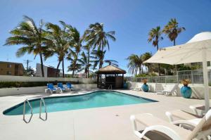 Bazén v ubytování Chateau Royale Beach Resort Maroochydore Sunshine Coast nebo v jeho okolí