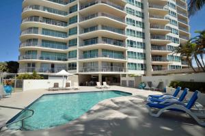 Bazén v ubytování Chateau Royale Beach Resort Maroochydore Sunshine Coast nebo v jeho okolí