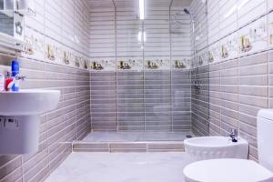 Ванна кімната в HOTEL BORJ EL ARAB