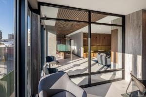 Posezení v ubytování Global Luxury Suites at The Arches