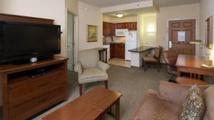 Kuchyň nebo kuchyňský kout v ubytování Staybridge Suites Buffalo by IHG