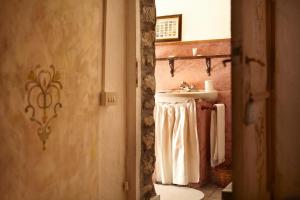Fotografie z fotogalerie ubytování Antico Borgo Sanda Lago Maggiore v destinaci Casalzuigno
