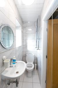 Ванна кімната в Comfortable stay in Shirley, Solihull - Room-2