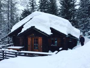 CHALET en station de ski, avec vue, au calme през зимата