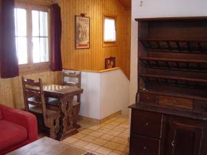 Gallery image of Charming chalet with panoramic view and private garage in Gruyère in Gruyères