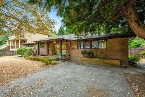 Gallery image of Victory Heights Retreat in Seattle