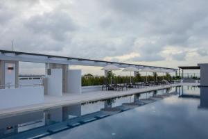 Bazén v ubytování Kantary Hotel Banchang nebo v jeho okolí