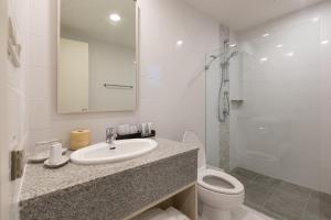 Koupelna v ubytování Kantary Hotel Banchang