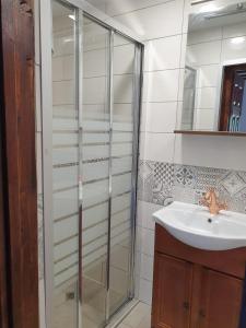 Kylpyhuone majoituspaikassa Villa Viara