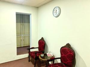 Naveed Tourist Inn的休息区