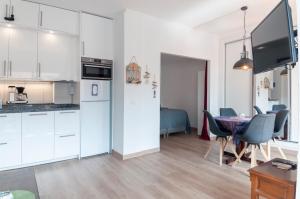 Kuchnia lub aneks kuchenny w obiekcie One bedroom apartment with sea views Marbella heart
