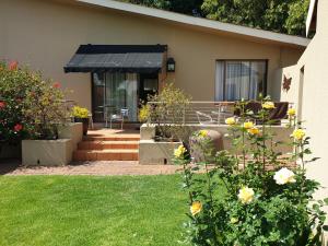 125 on Van Buuren Road Guest House外面的花园