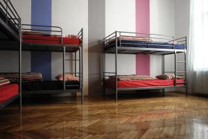 Posteľ alebo postele v izbe v ubytovaní Westend Hostel
