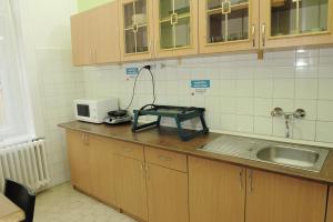 Kuchyňa alebo kuchynka v ubytovaní Westend Hostel