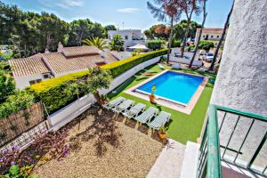 Uma vista da piscina em Colibri - modern, well-equipped villa with private pool in Moraira ou nos arredores