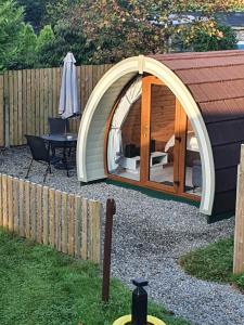 Jardin de l'établissement Priory Glamping Pods and Guest accommodation