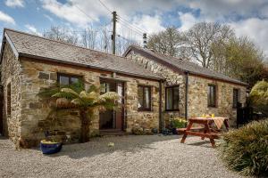 Gallery image of The Snug at Cornish Barn Holidays in Truro