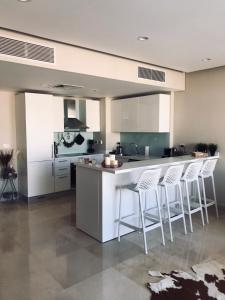 Dapur atau dapur kecil di Jutta Deluxe 2-Bedroom-Apartment Mangroovy-M7 El Gouna