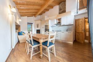 Kuchnia lub aneks kuchenny w obiekcie Agriturismo Al Gallo Nero La Torre