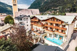 Nespecifikovaný výhled na hory nebo výhled na hory při pohledu z hotelu