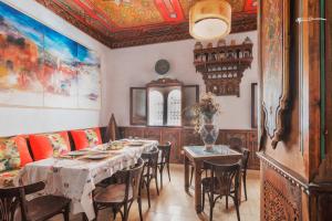 A seating area at Casa Hassan